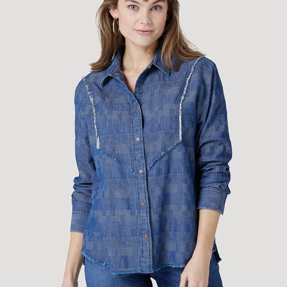Wrangler Blue Relaxed Button Down Shirt